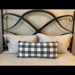 Stratford Home Buffalo Check Pillow EUC Gray/White